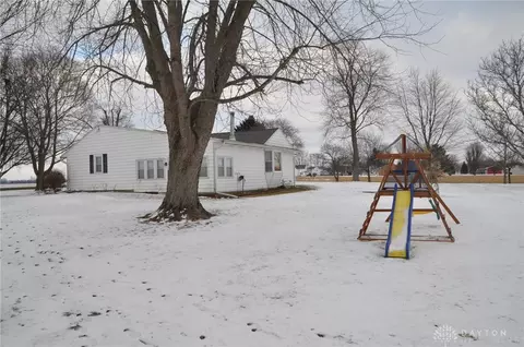 7915 Troy Rd, Springfield, OH 45502 photo 3