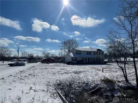 4893 Mumper Rd, Springfield, OH 45502 photo 2