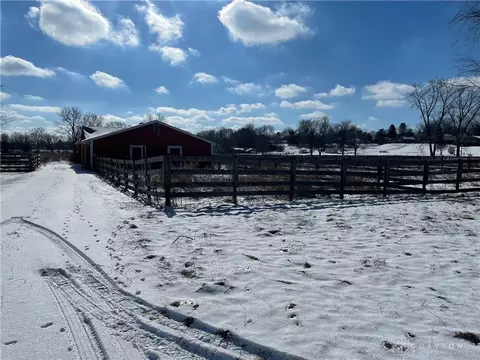 4893 Mumper Rd, Springfield, OH 45502 photo 3
