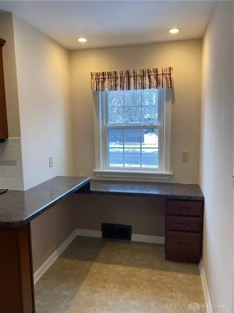 2042 Walnut Ter, Springfield, OH 45504 photo 7