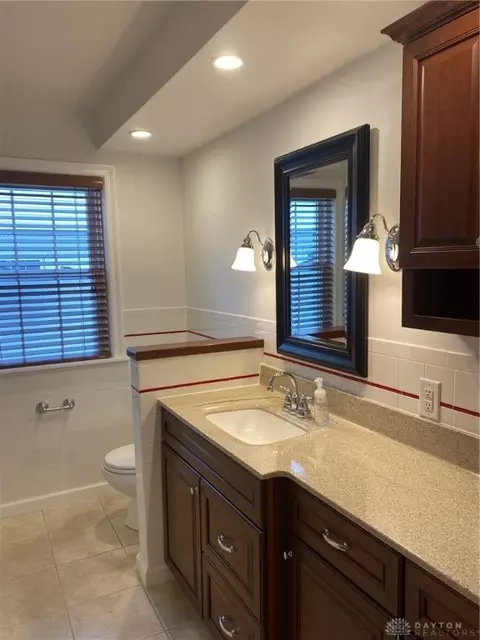 2042 Walnut Ter, Springfield, OH 45504 photo 9