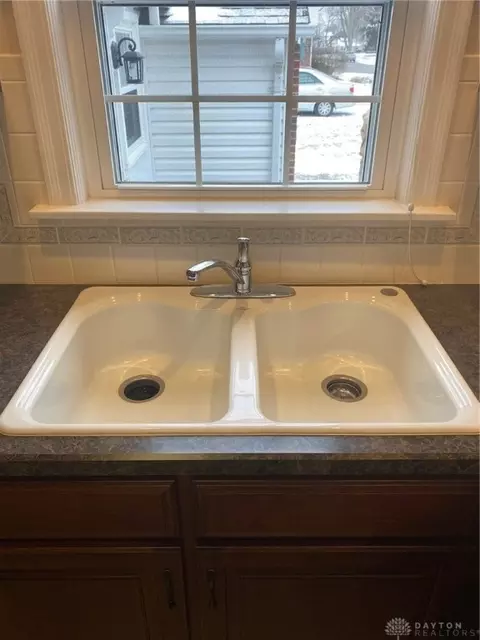 2042 Walnut Ter, Springfield, OH 45504 photo 5