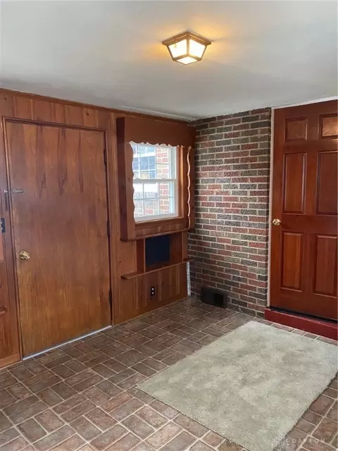 2042 Walnut Ter, Springfield, OH 45504 photo 3