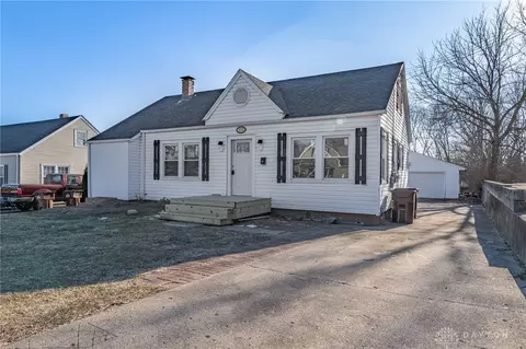 322 E 4th St, Franklin, OH 45005 photo 2