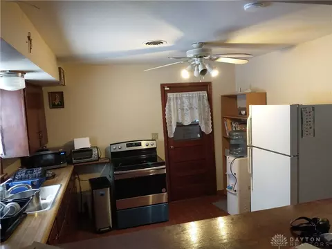 1009 Beach Dr, Medway, OH 45341 photo 4