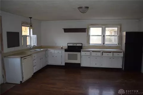 211 E Main St, Spring Valley, OH 45370 photo 3