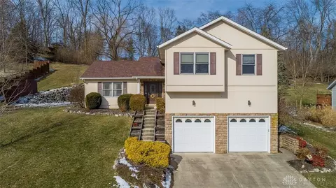 1360 Maple Leaf Ct, Sidney, OH 45365 photo 1