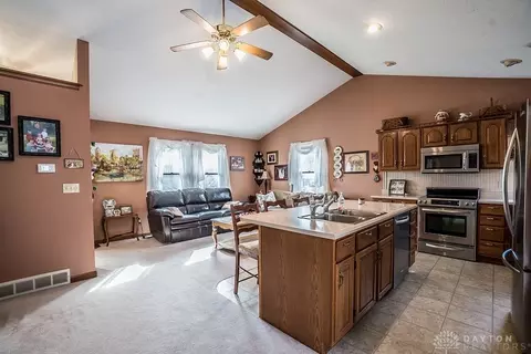 1360 Maple Leaf Ct, Sidney, OH 45365 photo 8