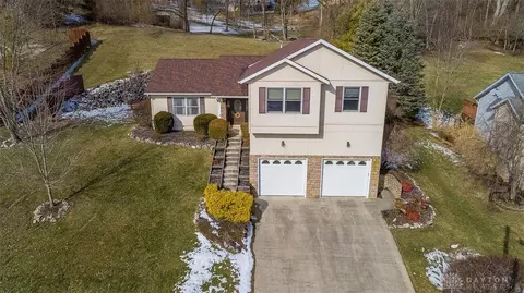 1360 Maple Leaf Ct, Sidney, OH 45365 photo 2