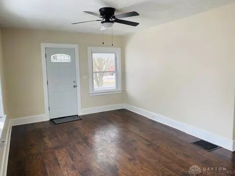 1704 W North St, Springfield, OH 45504 photo 4