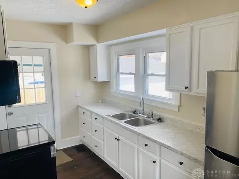 1704 W North St, Springfield, OH 45504 photo 10