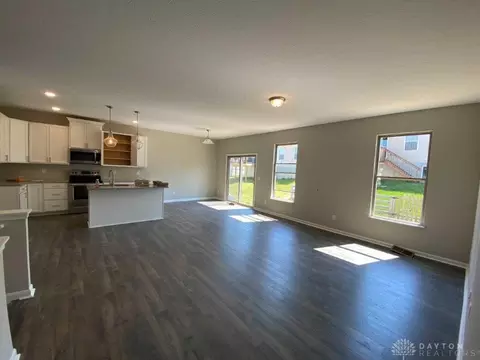 2126 Pine Valley Dr, Hamilton, OH 45013 photo 3