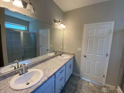 2126 Pine Valley Dr, Hamilton, OH 45013 photo 5