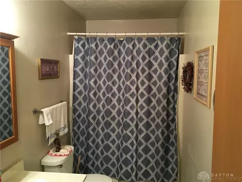 2930 Avery Cir, Springfield, OH 45503 photo 8