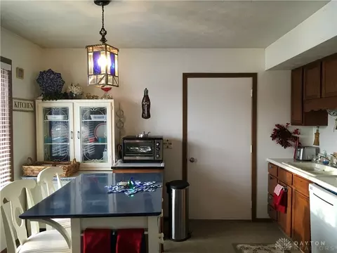 2930 Avery Cir, Springfield, OH 45503 photo 5