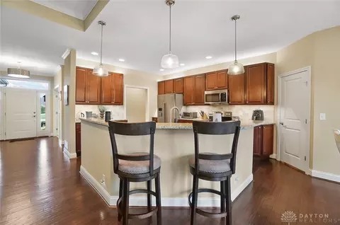 95 Harbour Dr, Springboro, OH 45066 photo 2