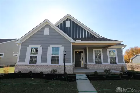 5034 Pepperwell Cir #83, Sugarcreek Township, OH 45440