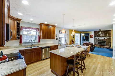 340 Ra Mar Dr, Springfield, OH 45502 photo 8