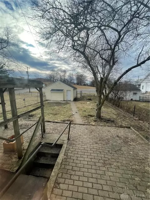 121 S Western Ave, Springfield, OH 45506 photo 6