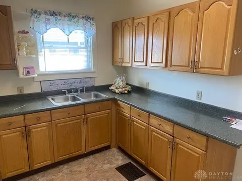 2646 E Main St, Springfield, OH 45503 photo 2