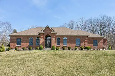 820 Falkirk Dr, Springfield, OH 45502 photo 2