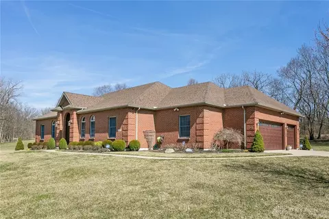 820 Falkirk Dr, Springfield, OH 45502 photo 3
