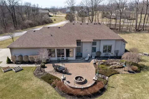820 Falkirk Dr, Springfield, OH 45502 photo 5