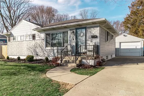 5515 Bayside Dr, Dayton, OH 45431 photo 2