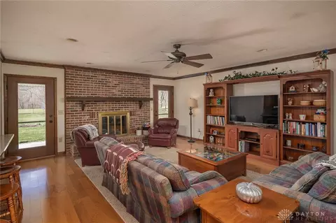 1003 Cardinal Dr, Enon, OH 45323 photo 3