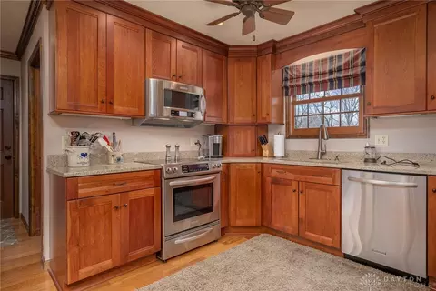 1003 Cardinal Dr, Enon, OH 45323 photo 6