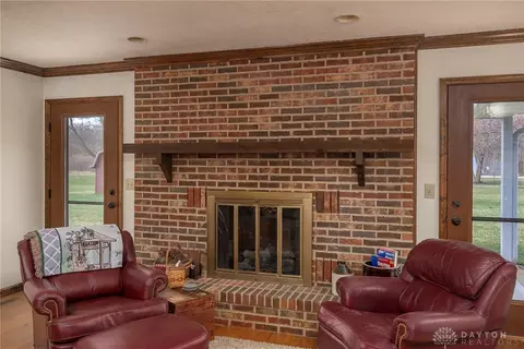 1003 Cardinal Dr, Enon, OH 45323 photo 4
