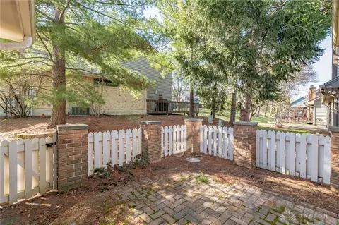 7245 Whitetail Trl, Dayton, OH 45459 photo 32