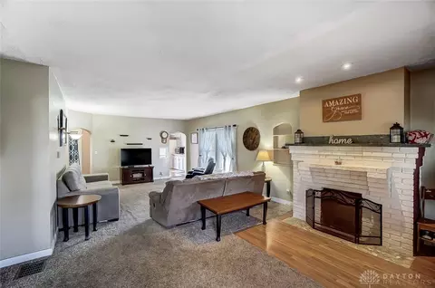 370 S Arlington Ave, Springfield, OH 45505 photo 9