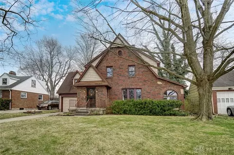 1820 Pembrook Rd, Springfield, OH 45504 photo 2