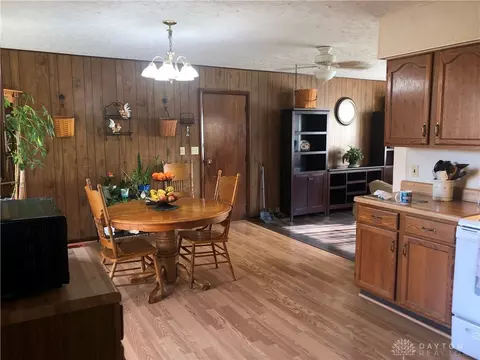 486 Mayfield Ct, Troy, OH 45373 photo 8