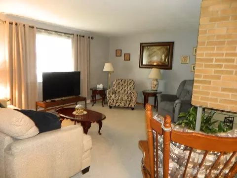 1649 Yorkshire Ct, Springfield, OH 45503 photo 4