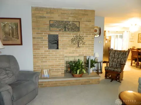1649 Yorkshire Ct, Springfield, OH 45503 photo 2