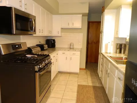 1649 Yorkshire Ct, Springfield, OH 45503 photo 9