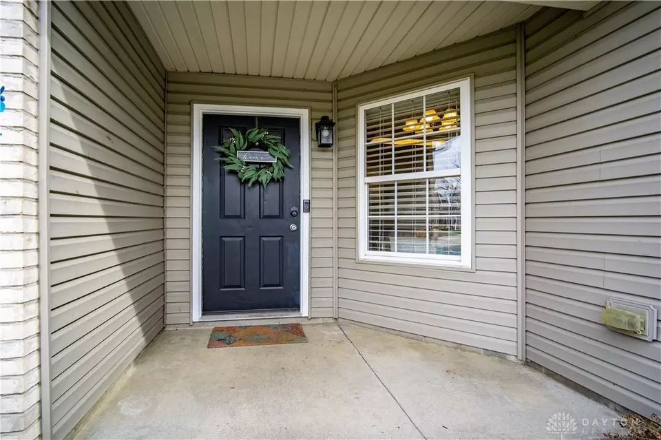  2361 Girard Ln, Troy, OH 45373 photo 2