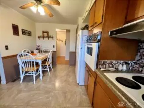 1380 Buck Creek Ln, Springfield, OH 45502 photo 7
