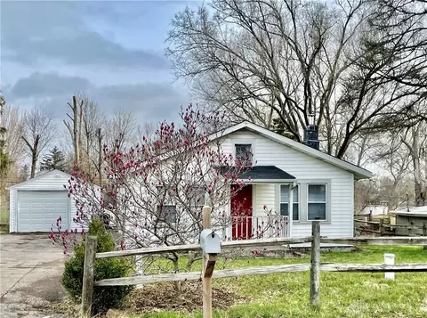 12 Laurel Rd, Medway, OH 45341 photo 1