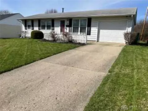 130 W Auburn Ave, Springfield, OH 45506 photo 2