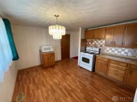 130 W Auburn Ave, Springfield, OH 45506 photo 14