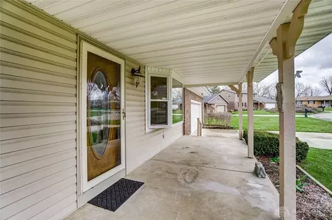 575 Suncrest Dr, Springfield, OH 45503 photo 5