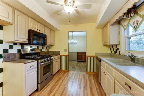 575 Suncrest Dr, Springfield, OH 45503 photo 16
