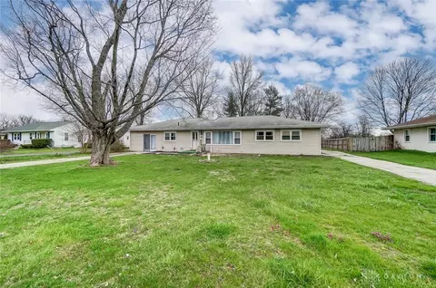 1932 Elwood Ln, Springfield, OH 45506 photo 3