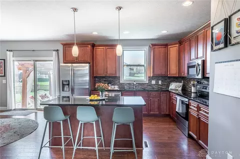 135 E Pugh Dr, Springboro, OH 45066 photo 8