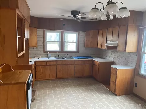 4825 Troy Rd, Springfield, OH 45502 photo 10