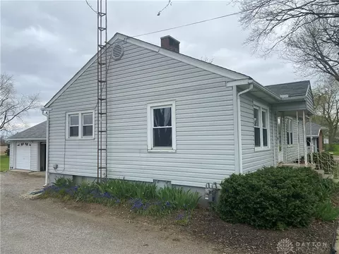 4825 Troy Rd, Springfield, OH 45502 photo 2