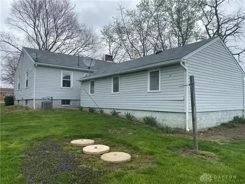 4825 Troy Rd, Springfield, OH 45502 photo 8